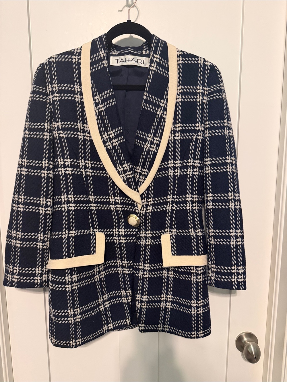 Tahari Vintage 70s Union Made Preppy Navy Plaid Blazer with Cream Trim Size 6